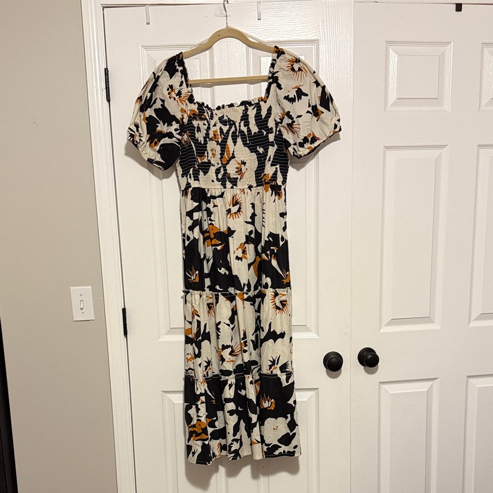 Floral Puff-Sleeve Midi Dress in Black & Cream